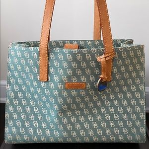 Dooney & Bourke Tote